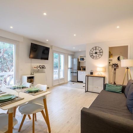 Meuble 2 Etoiles, Wifi, A 2 Pas Des Plages Fréjus Eksteriør billede